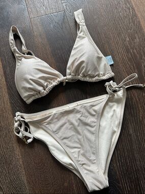 Shade & Shore Sparkle Shell Cream Triangle Bikini Set. Top-L, Bottom-M